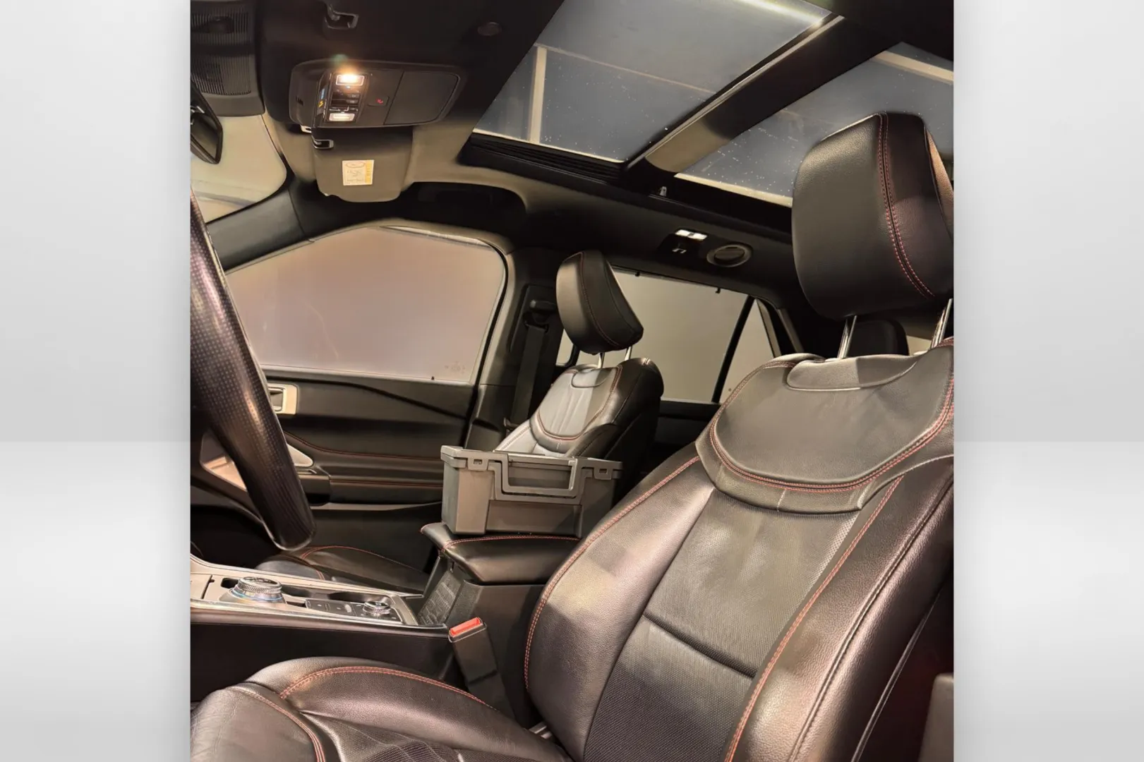 FORD Explorer KUH-707 carousel image