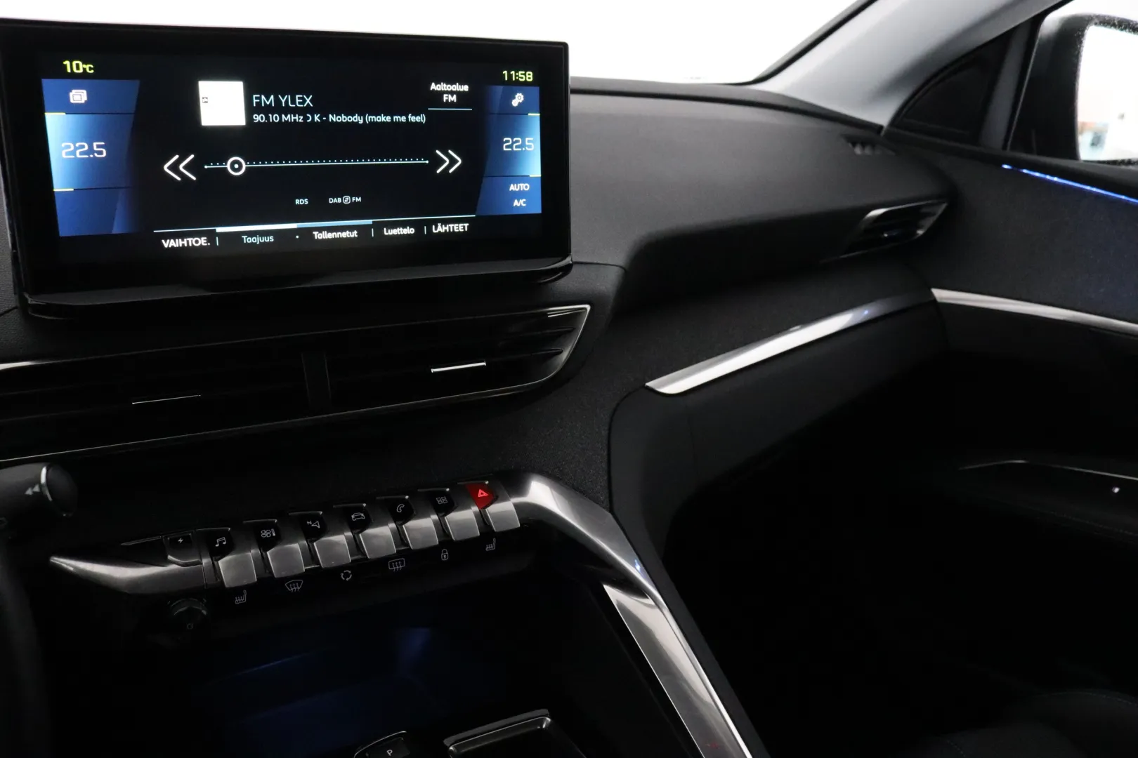 PEUGEOT 3008 SZE-848 carousel image