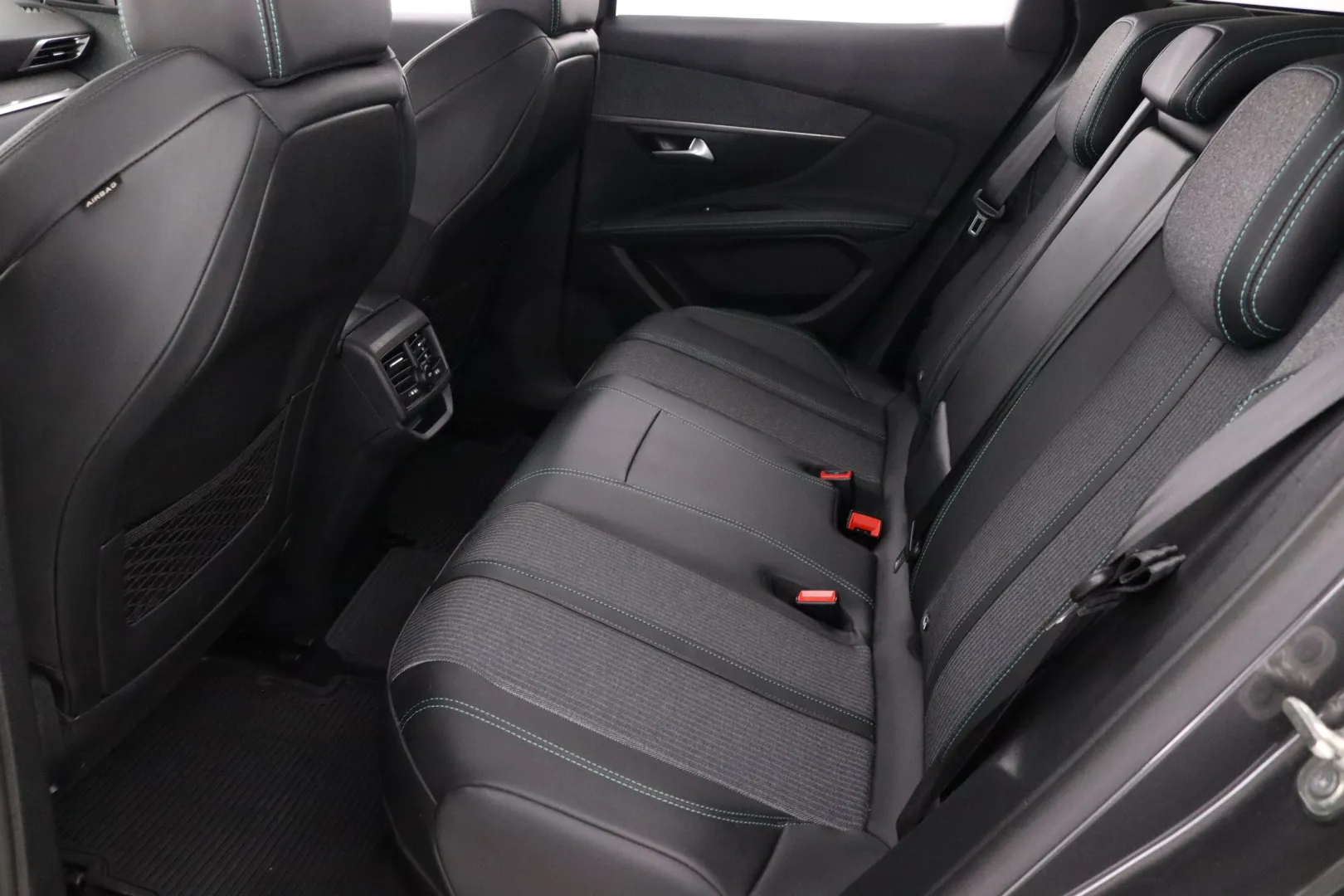 PEUGEOT 3008 SZE-848 carousel image