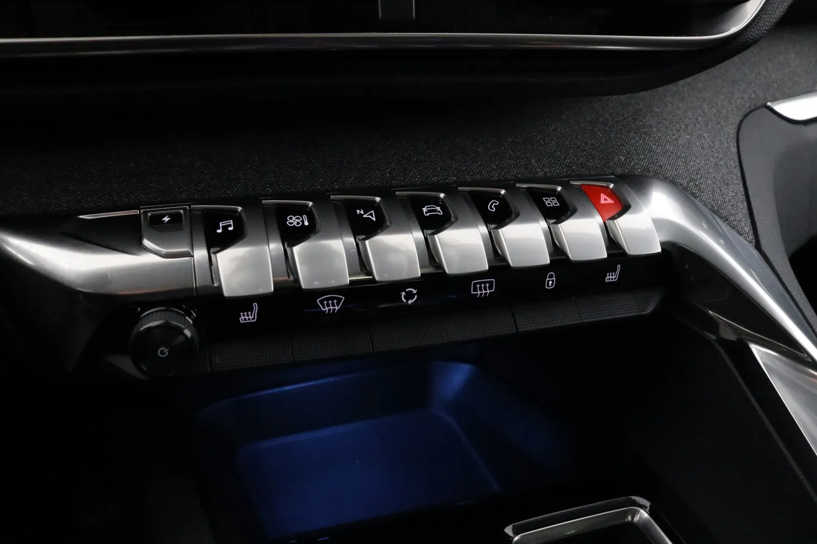 PEUGEOT 3008 SZE-848 carousel image