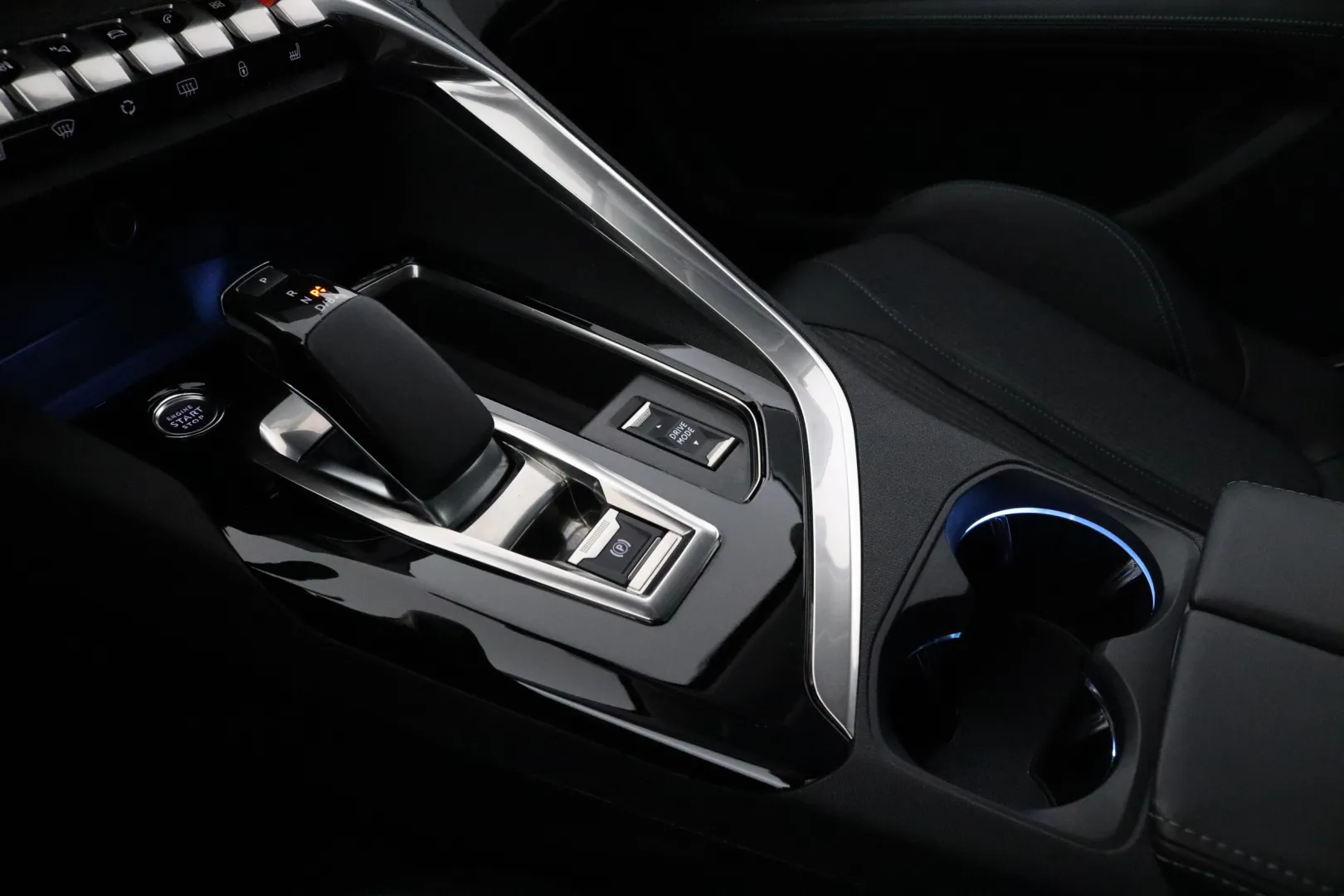 PEUGEOT 3008 SZE-848 carousel image