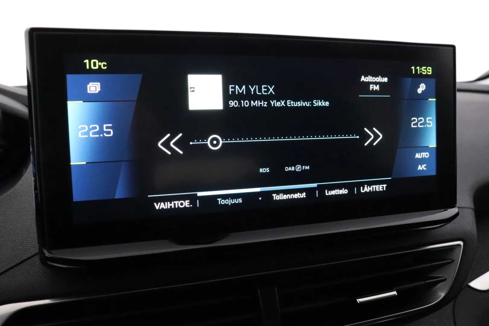 PEUGEOT 3008 SZE-848 carousel image