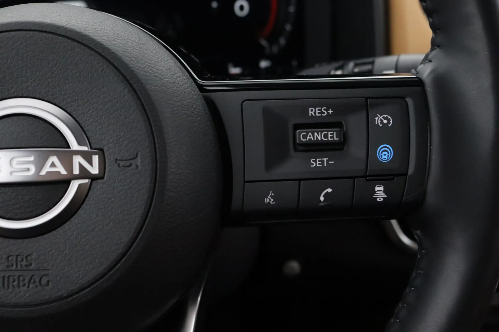 Nissan X-TRAIL MOP-374 carousel image