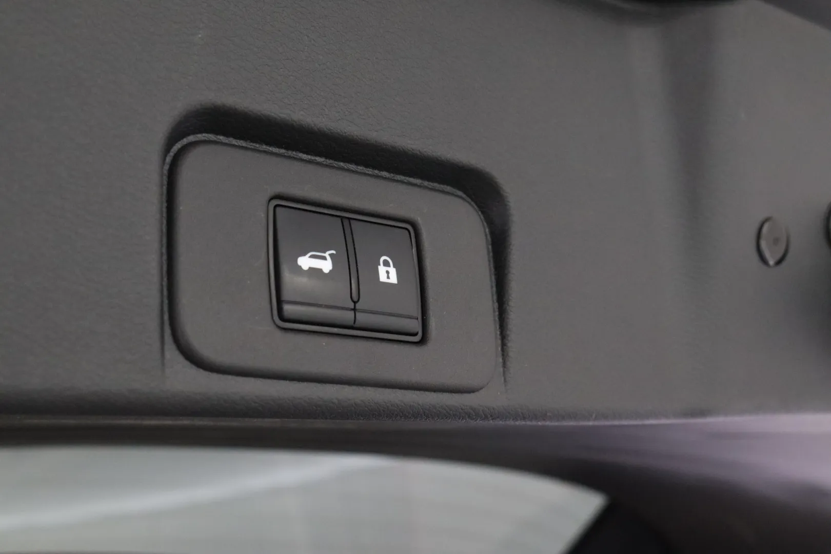 Nissan X-TRAIL MOP-374 carousel image