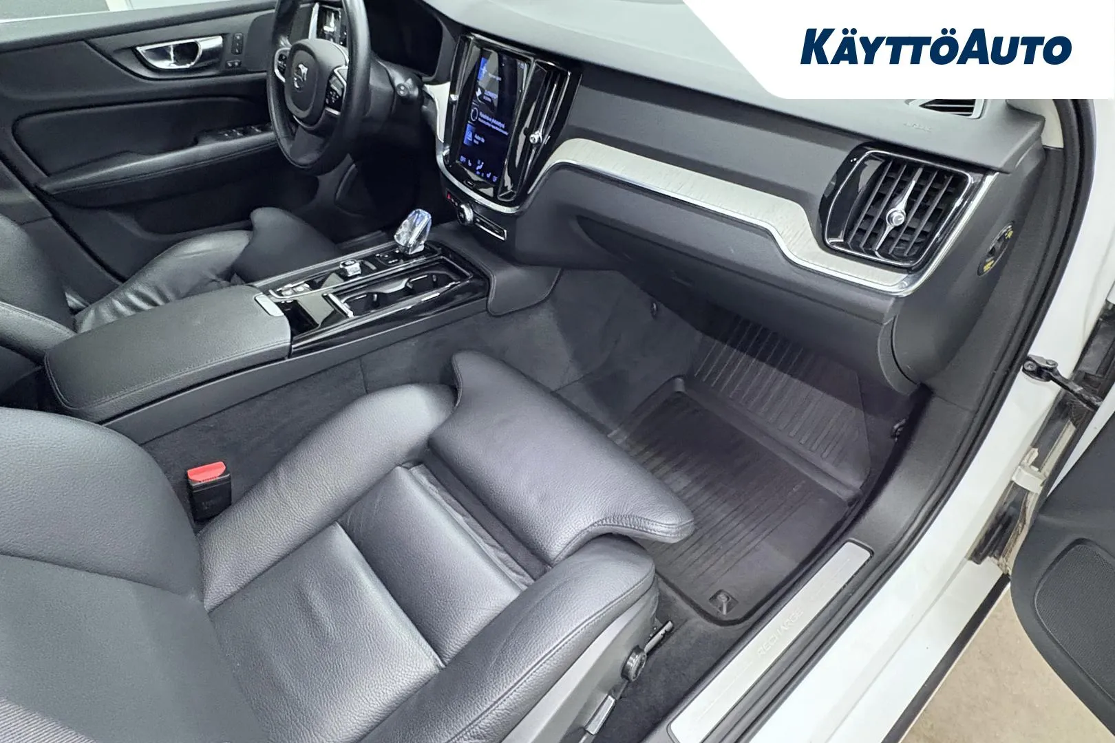 VOLVO V60 JMJ-556 carousel image