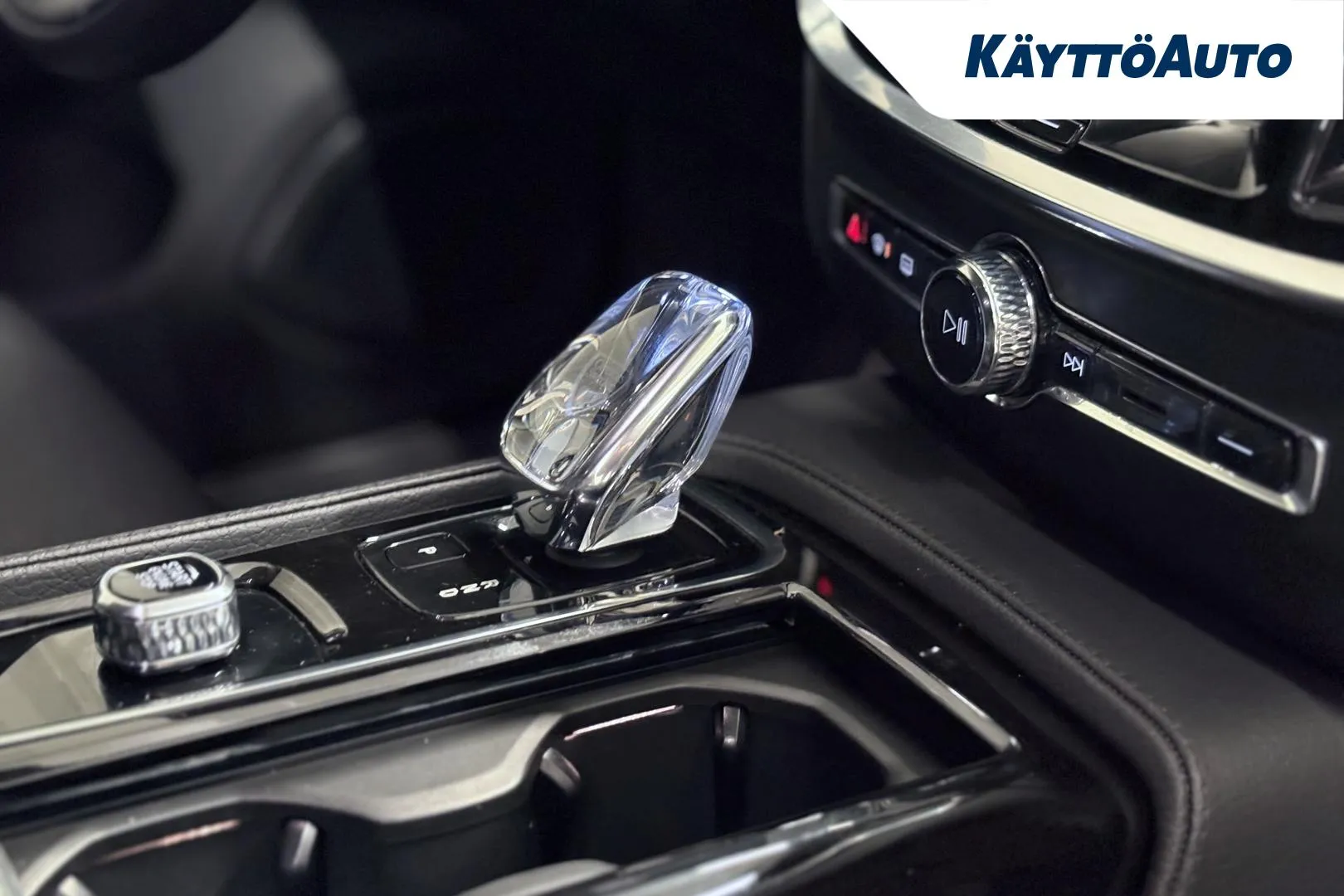 VOLVO V60 JMJ-556 carousel image