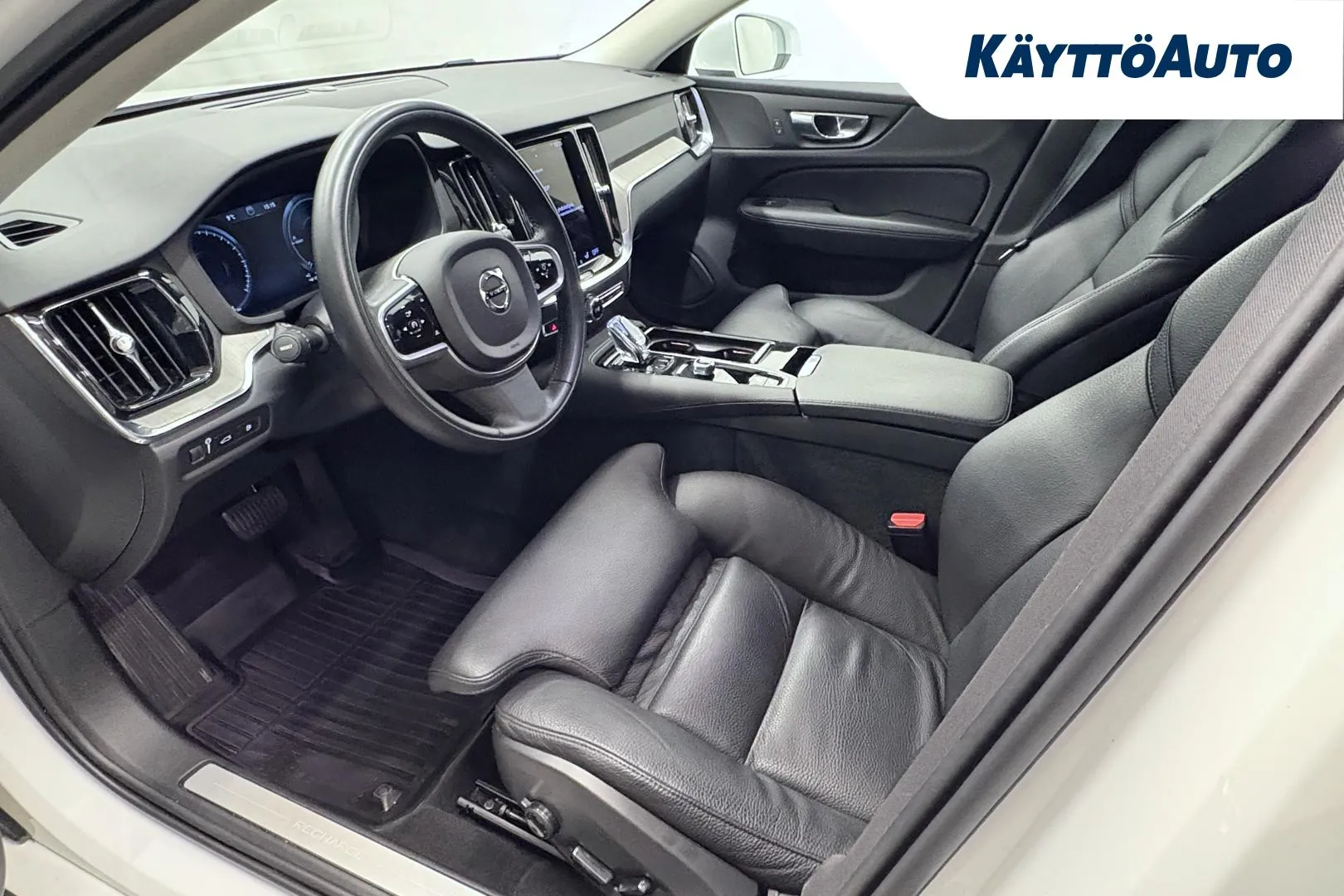 VOLVO V60 JMJ-556 carousel image