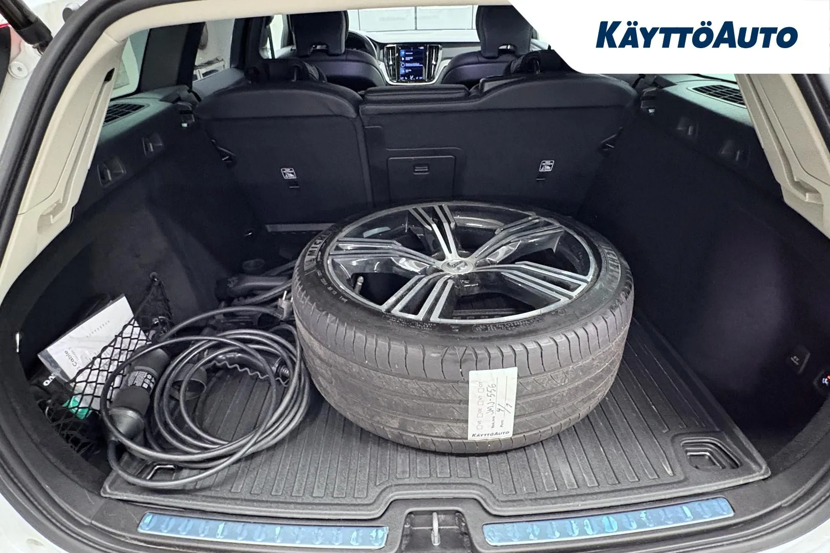 VOLVO V60 JMJ-556 carousel image