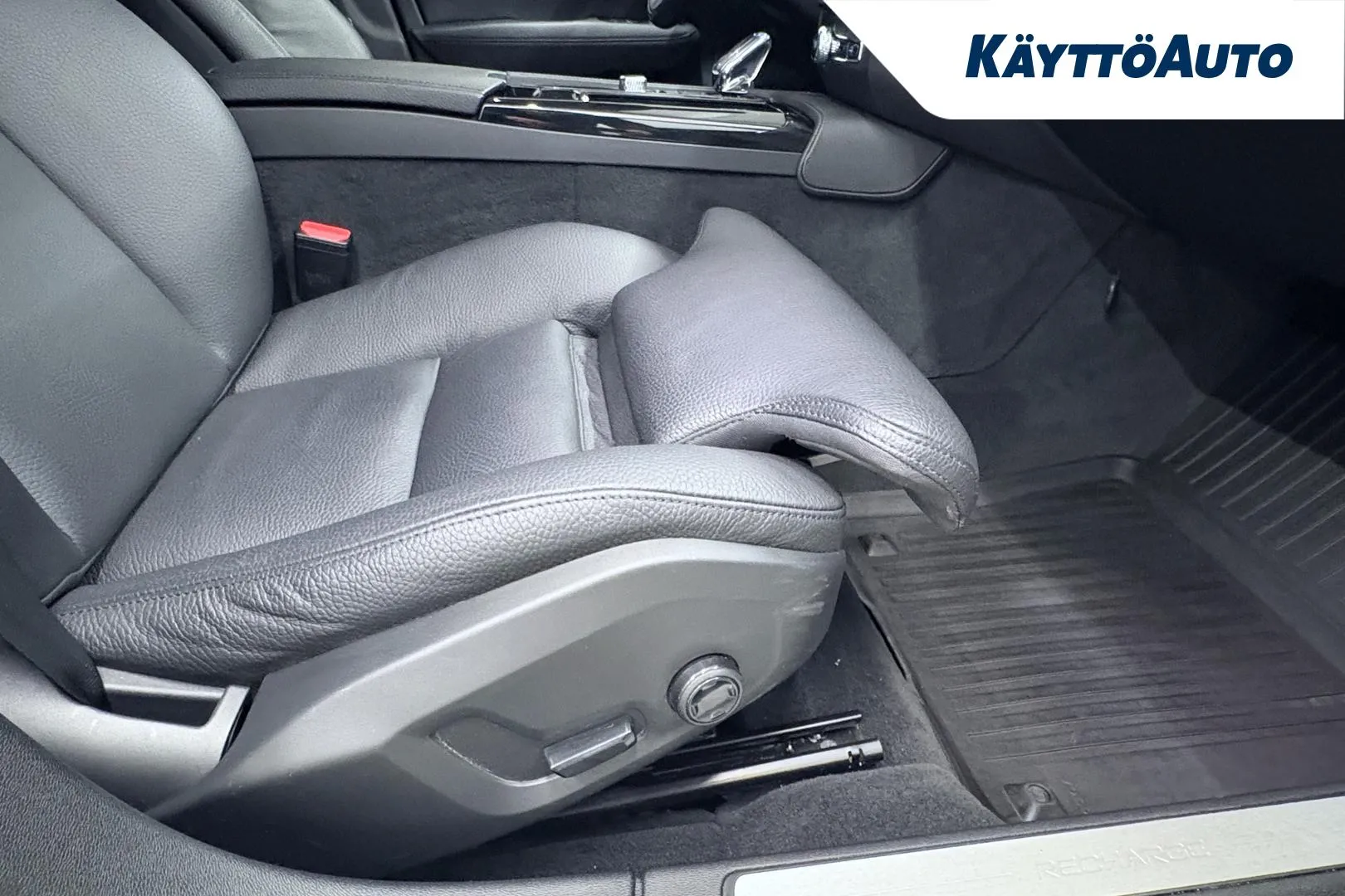 VOLVO V60 JMJ-556 carousel image