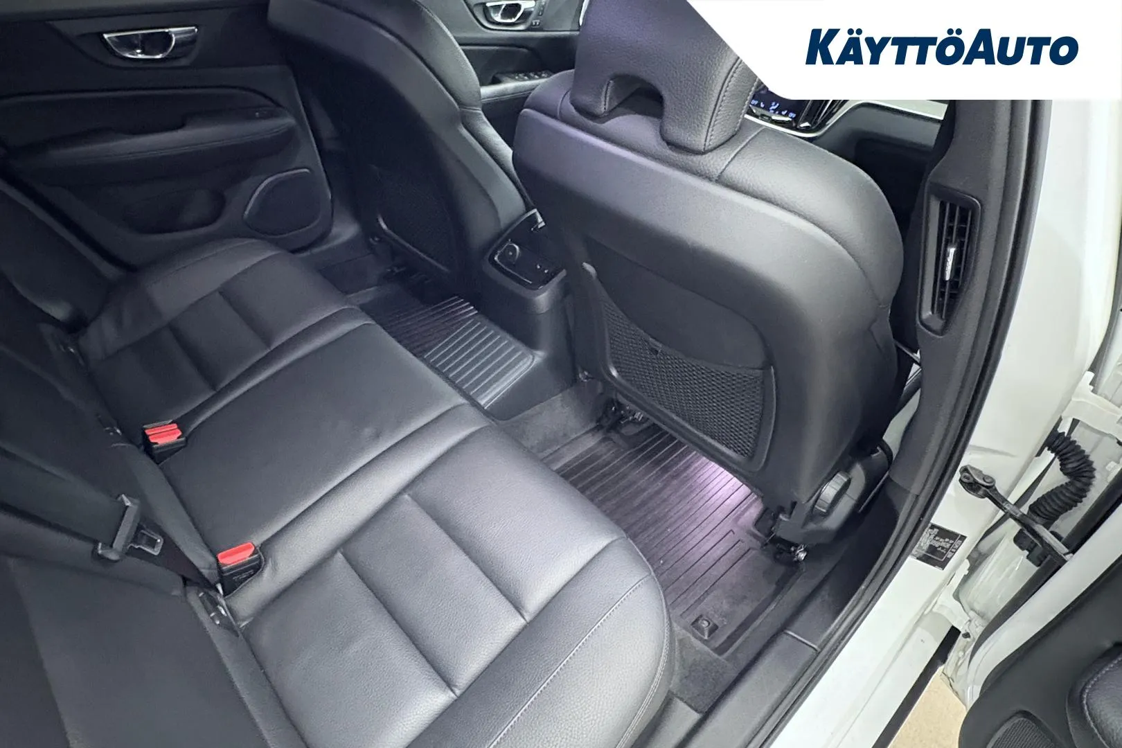 VOLVO V60 JMJ-556 carousel image