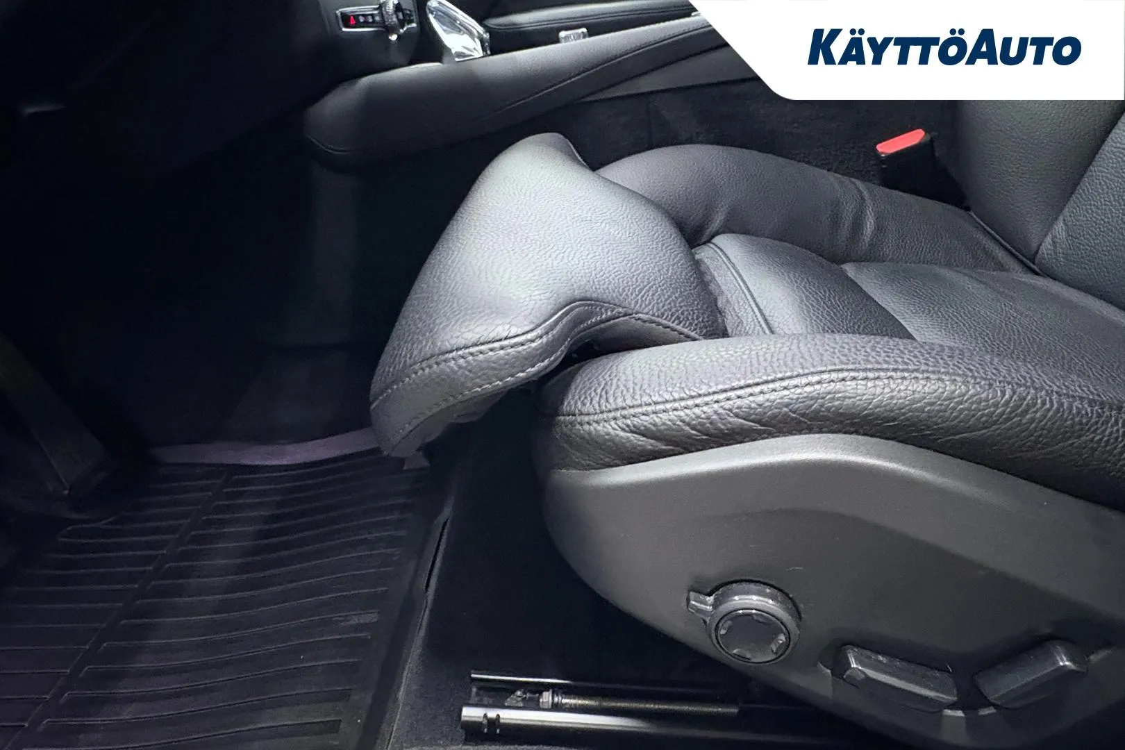 VOLVO V60 JMJ-556 carousel image