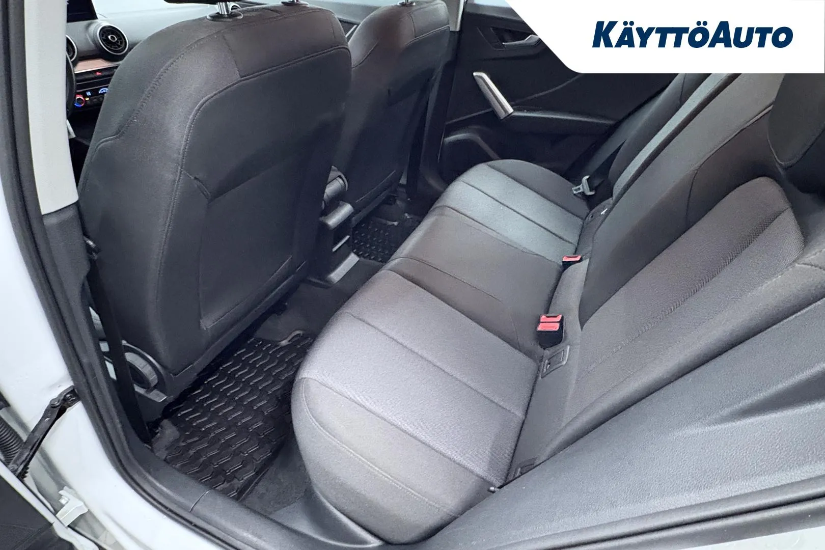 AUDI Q2 XVS-393 carousel image