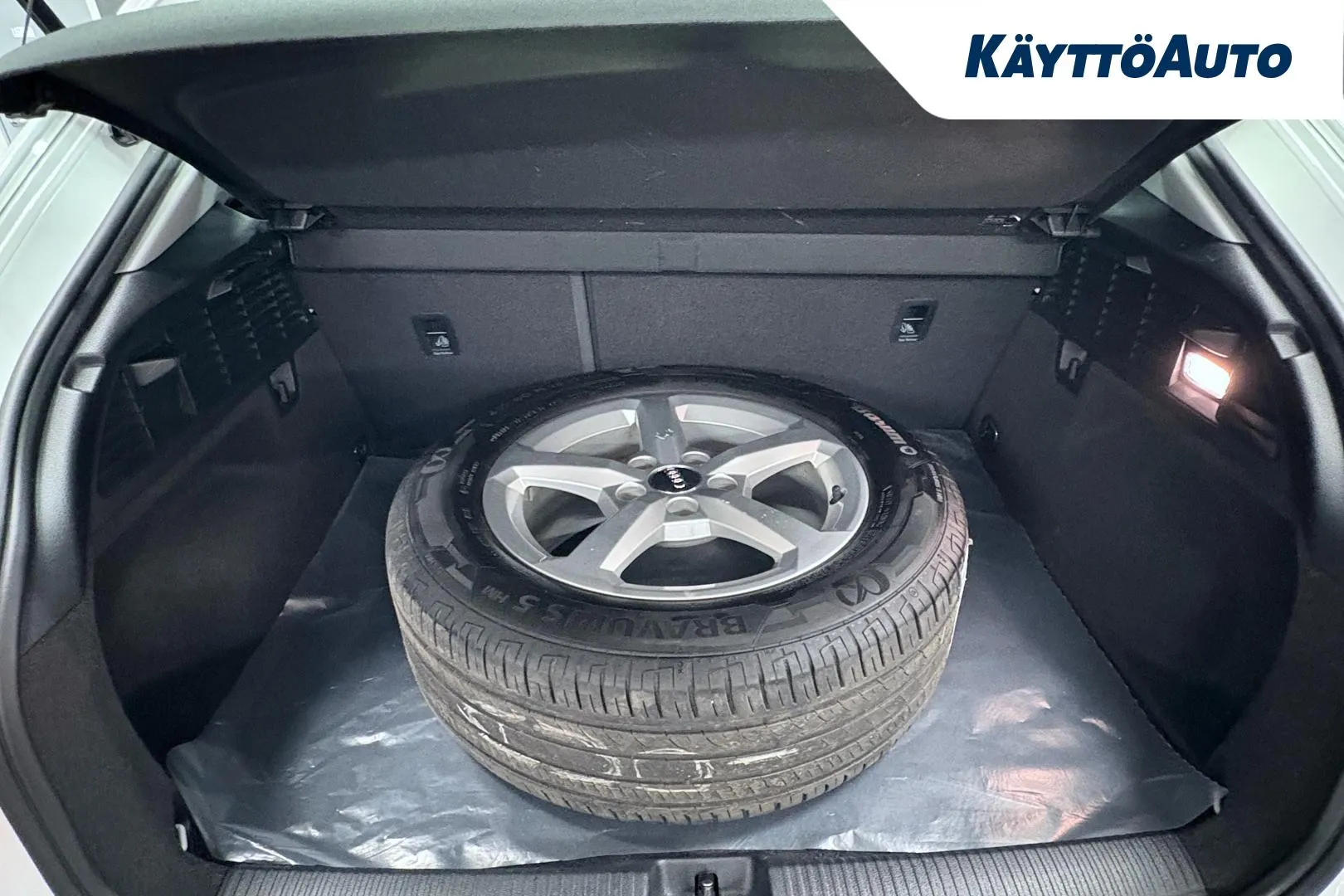 AUDI Q2 XVS-393 carousel image