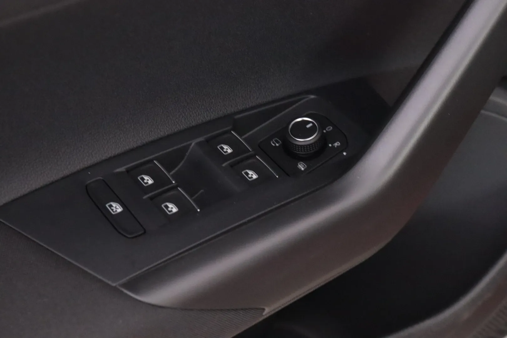 Volkswagen Taigo LTN-551 carousel image