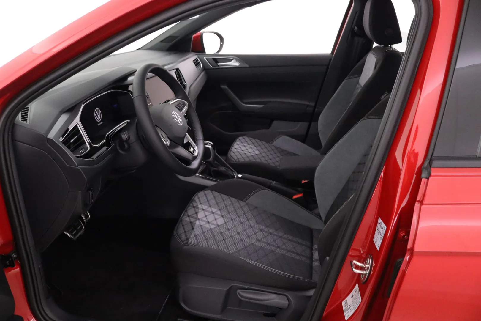 Volkswagen Taigo LTN-551 carousel image