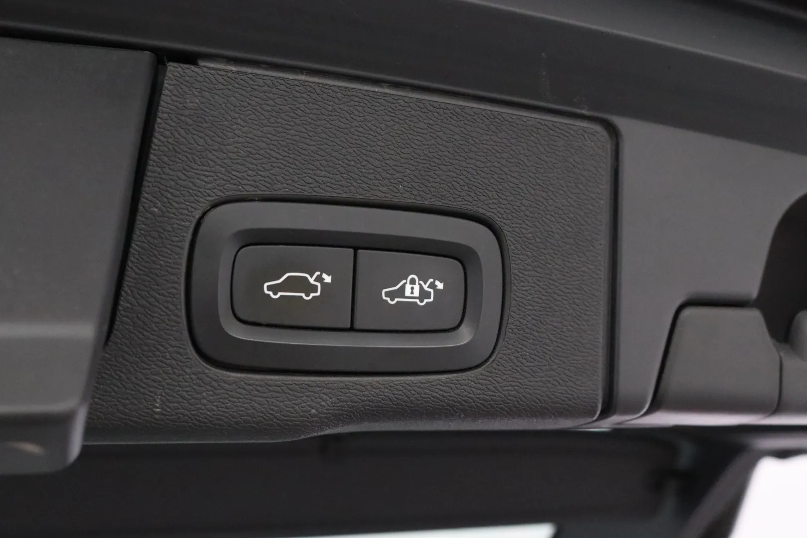 VOLVO XC60 RTX-725 carousel image