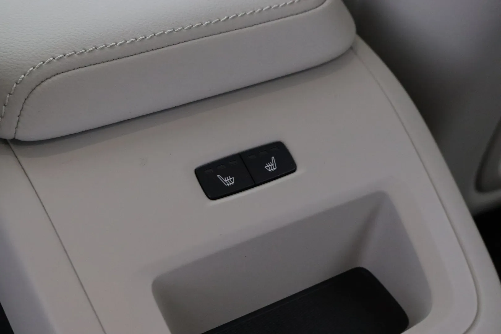 VOLVO XC60 RTX-725 carousel image