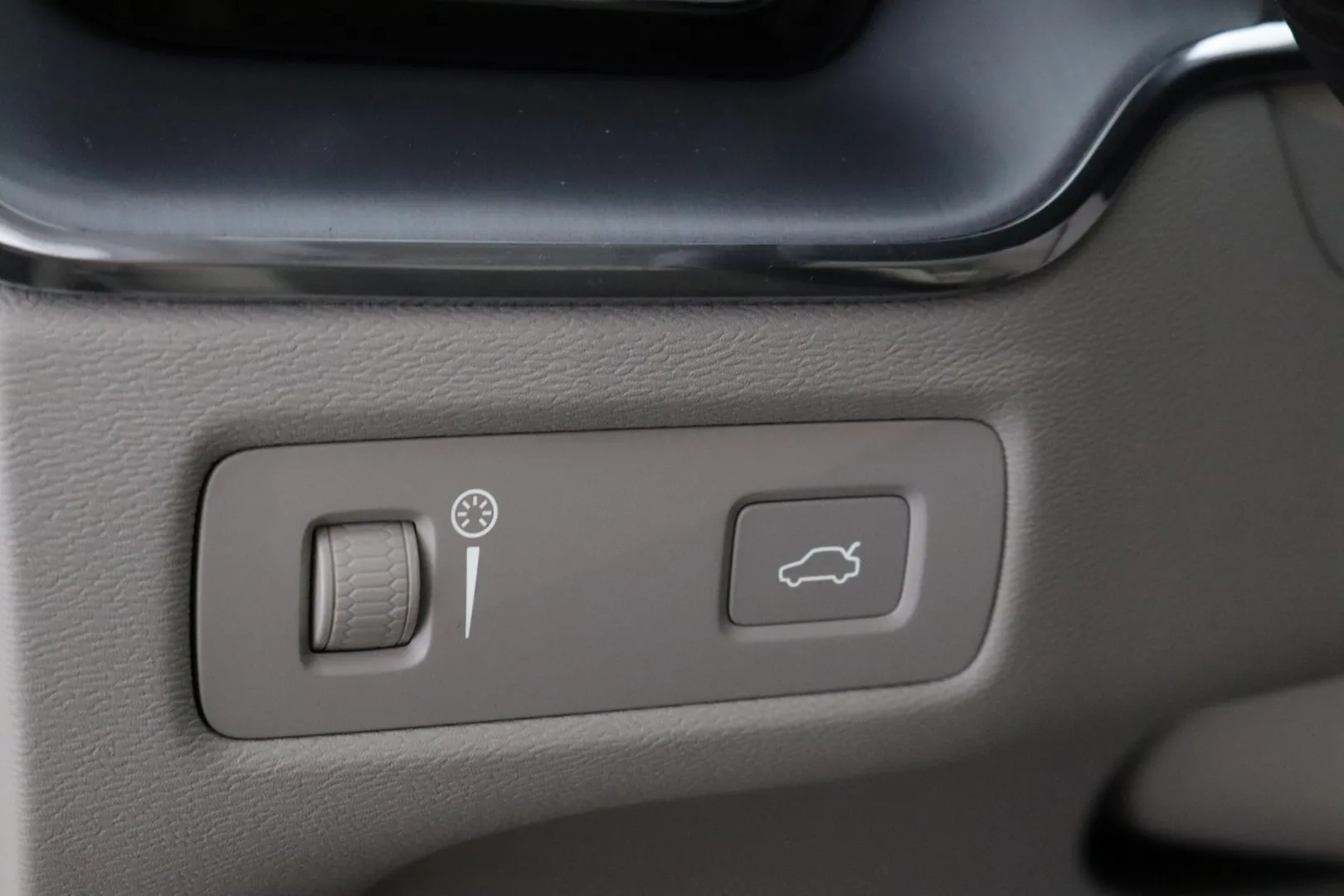 VOLVO XC60 RTX-725 carousel image