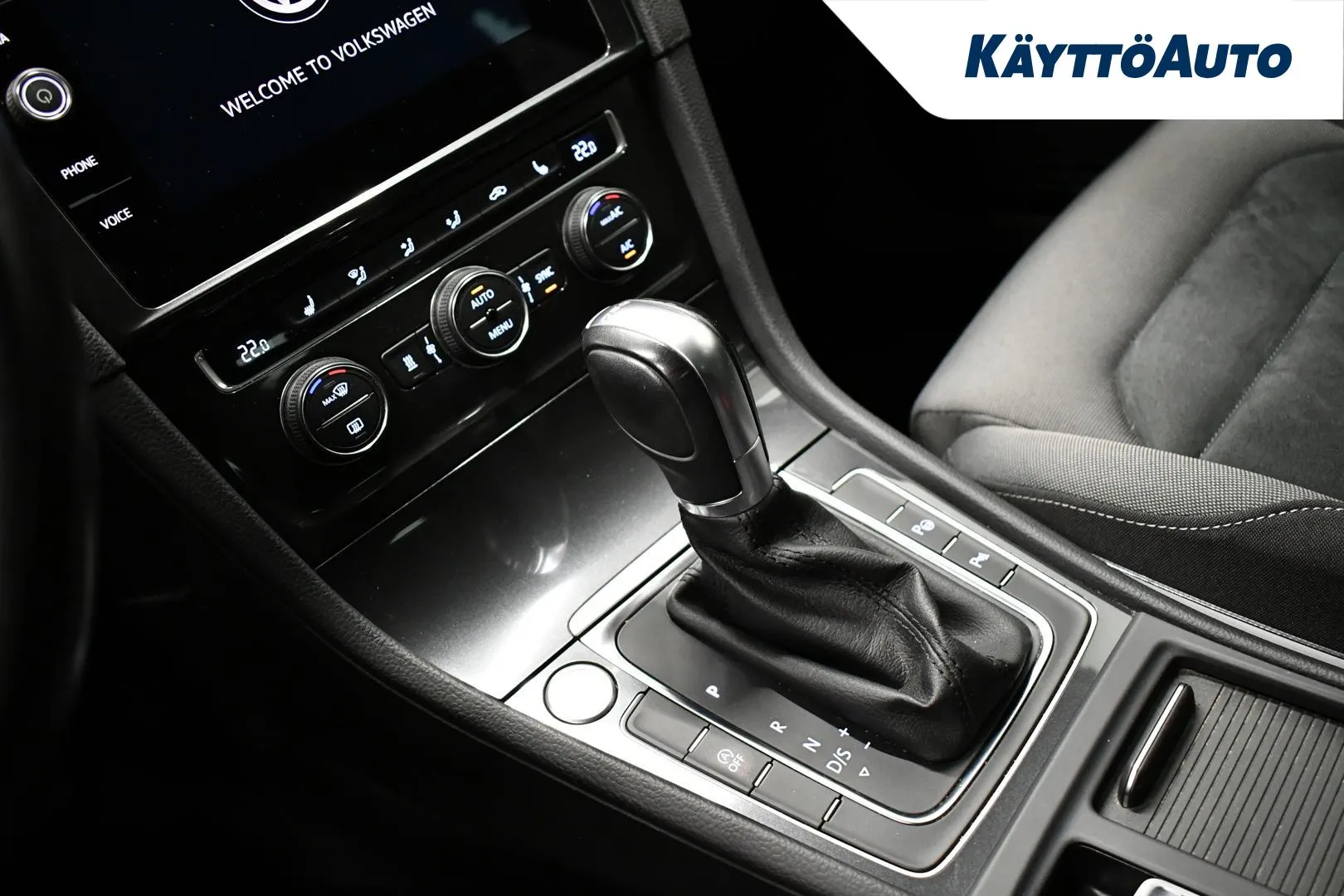 VOLKSWAGEN Golf MNK-232 carousel image