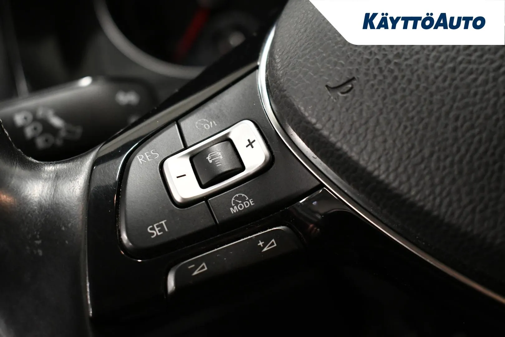 VOLKSWAGEN Golf MNK-232 carousel image