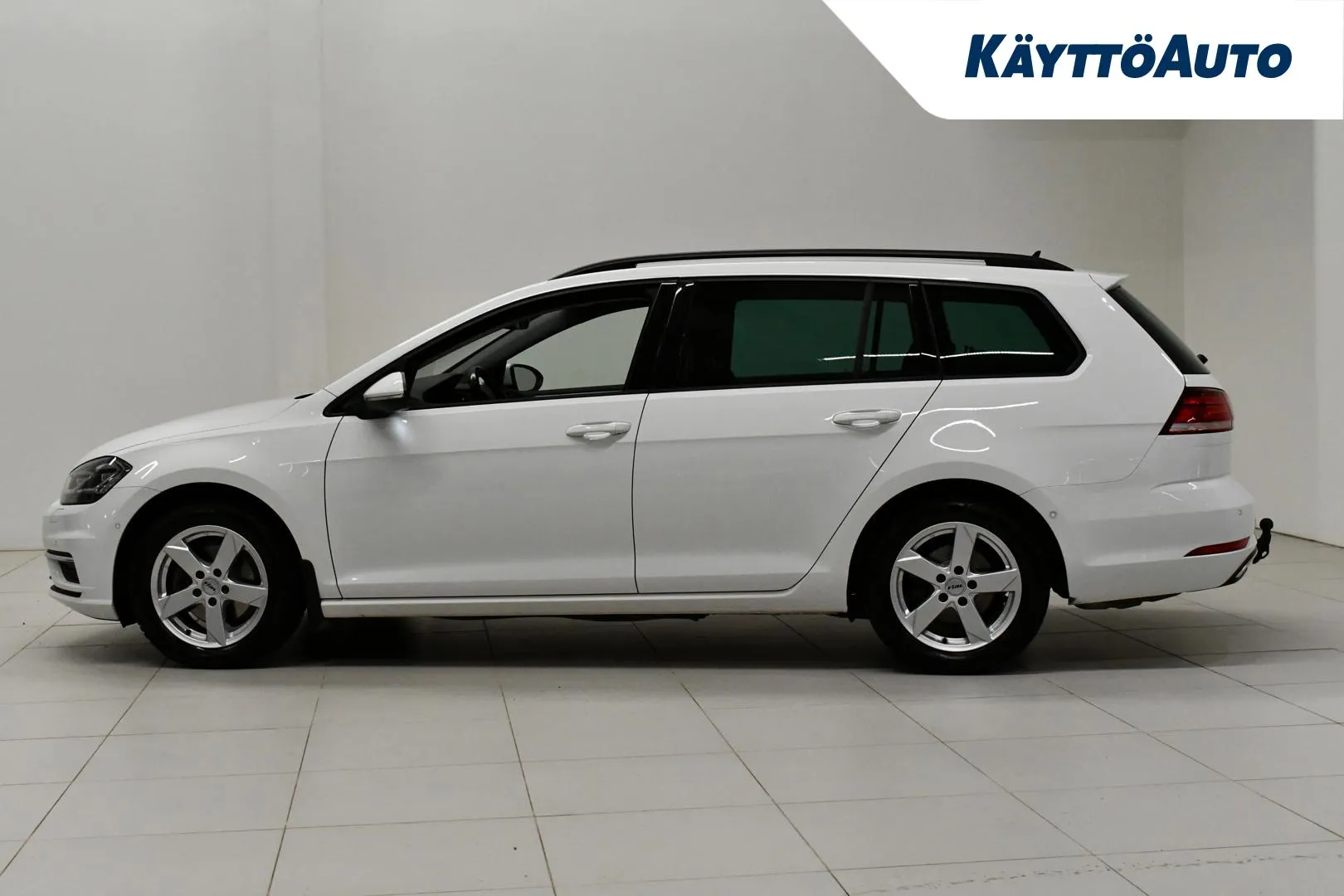 VOLKSWAGEN Golf MNK-232 carousel image