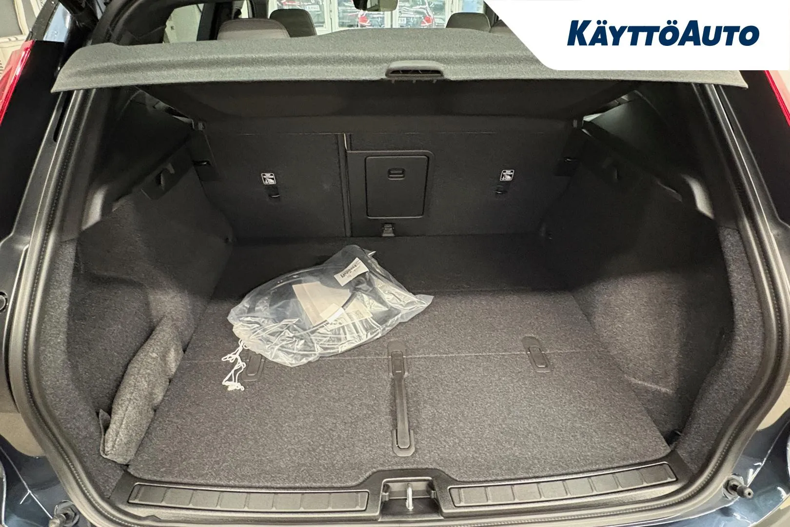 Volvo EX40 LTN-411 carousel image