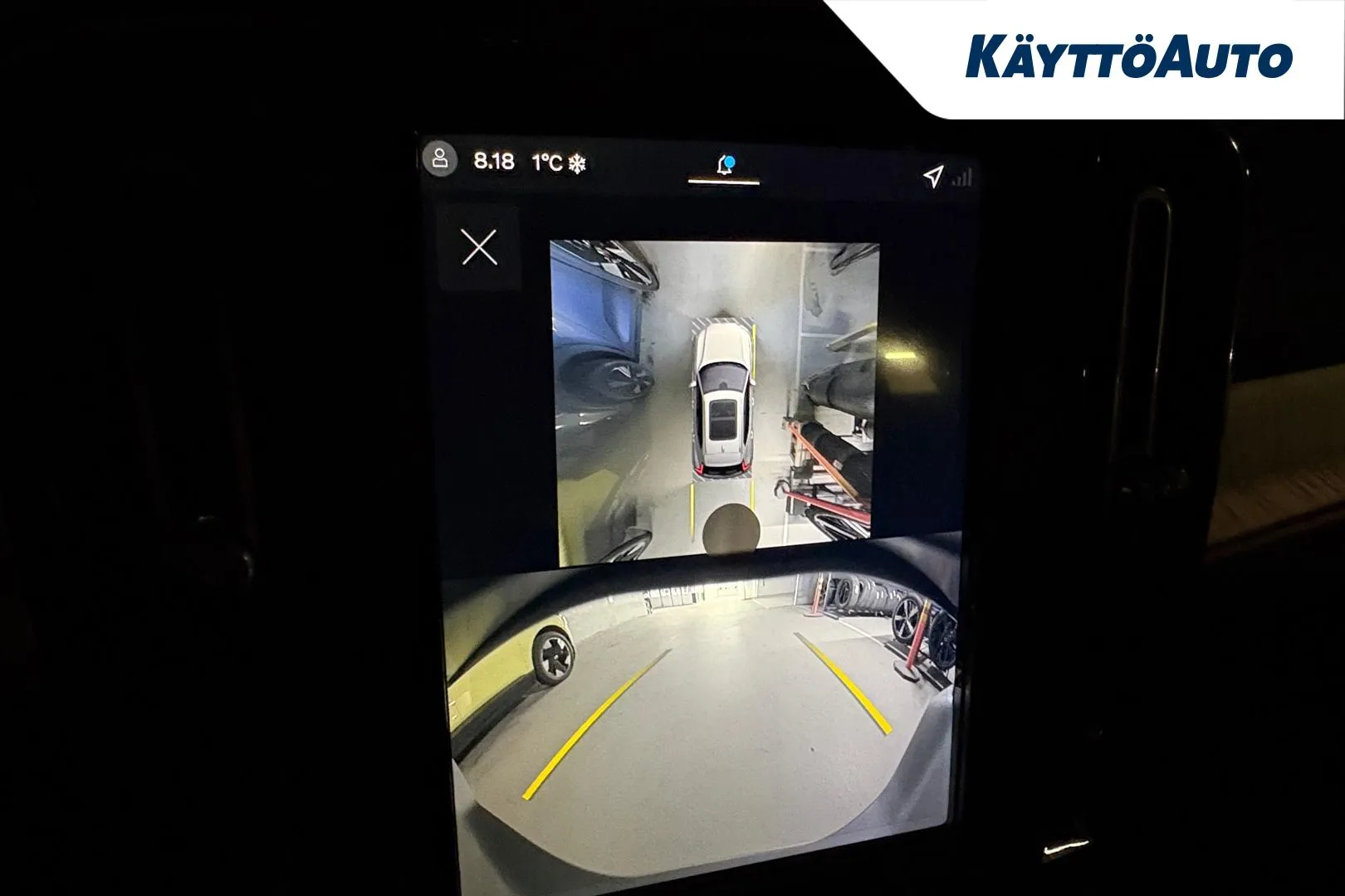 Volvo EX40 LTN-411 carousel image