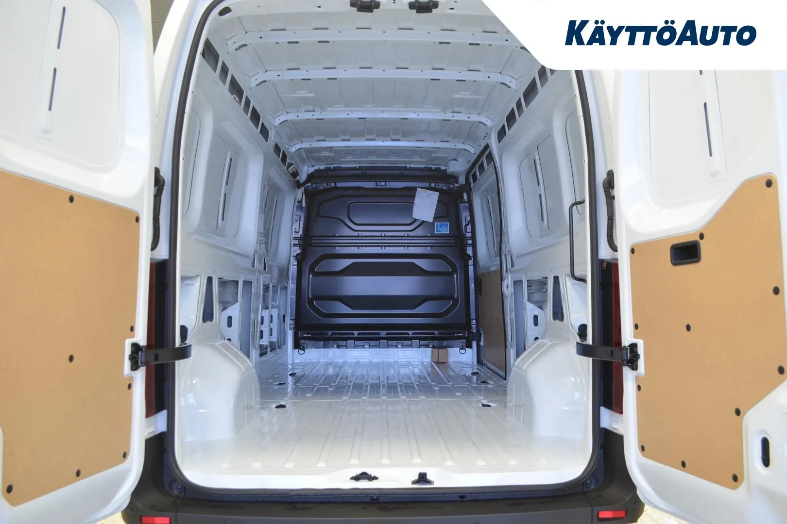 Nissan Interstar CSN-717 carousel image