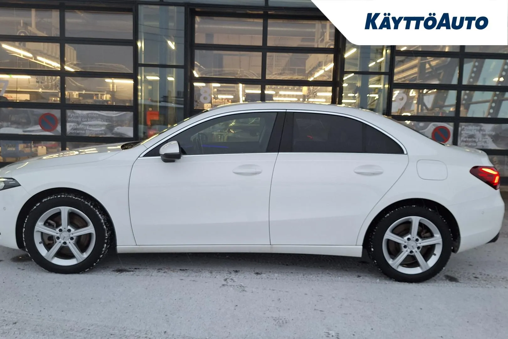 Mercedes-Benz A ZOB-247 carousel image