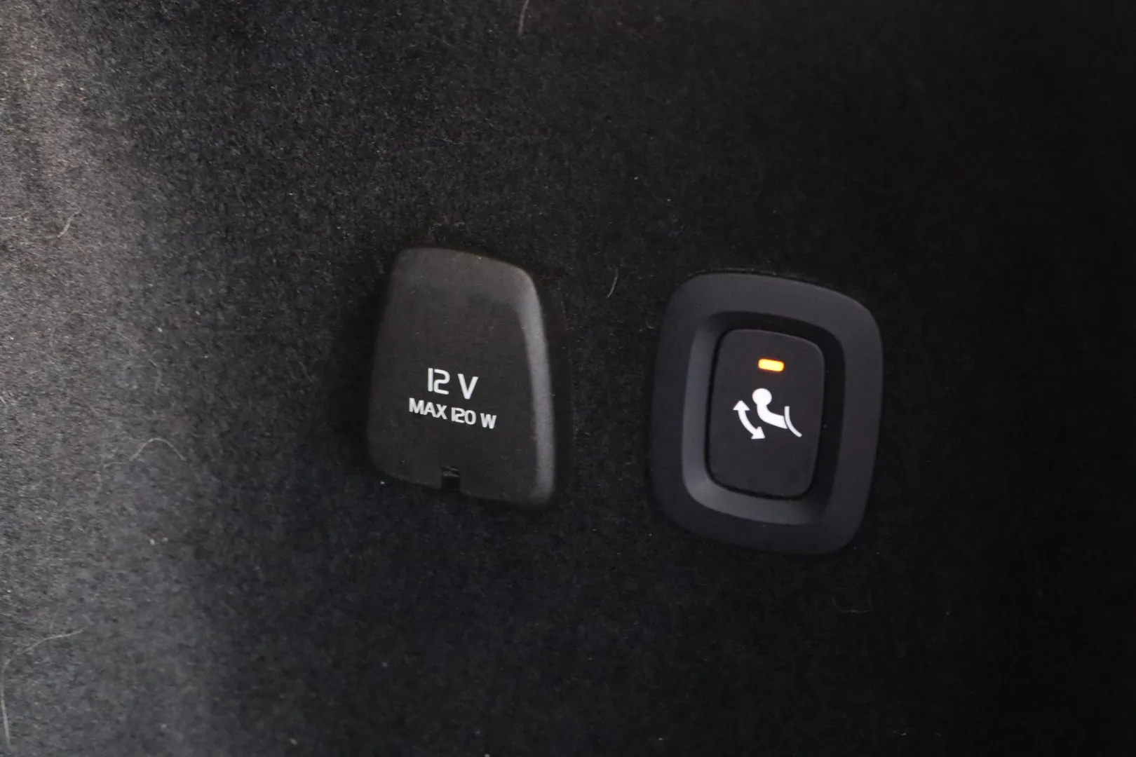 VOLVO V60 Cross Country JTS-145 carousel image