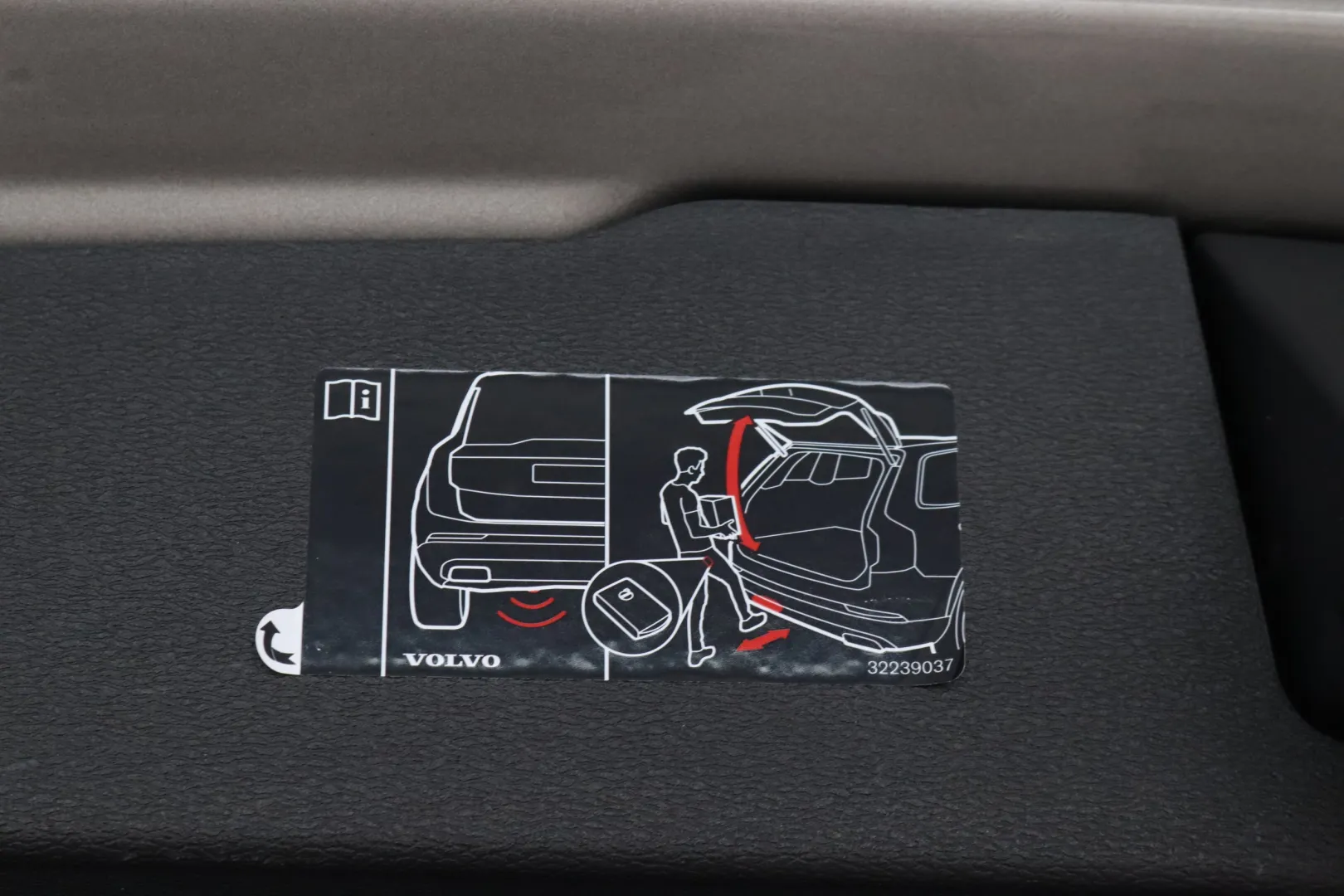 VOLVO V60 Cross Country JTS-145 carousel image