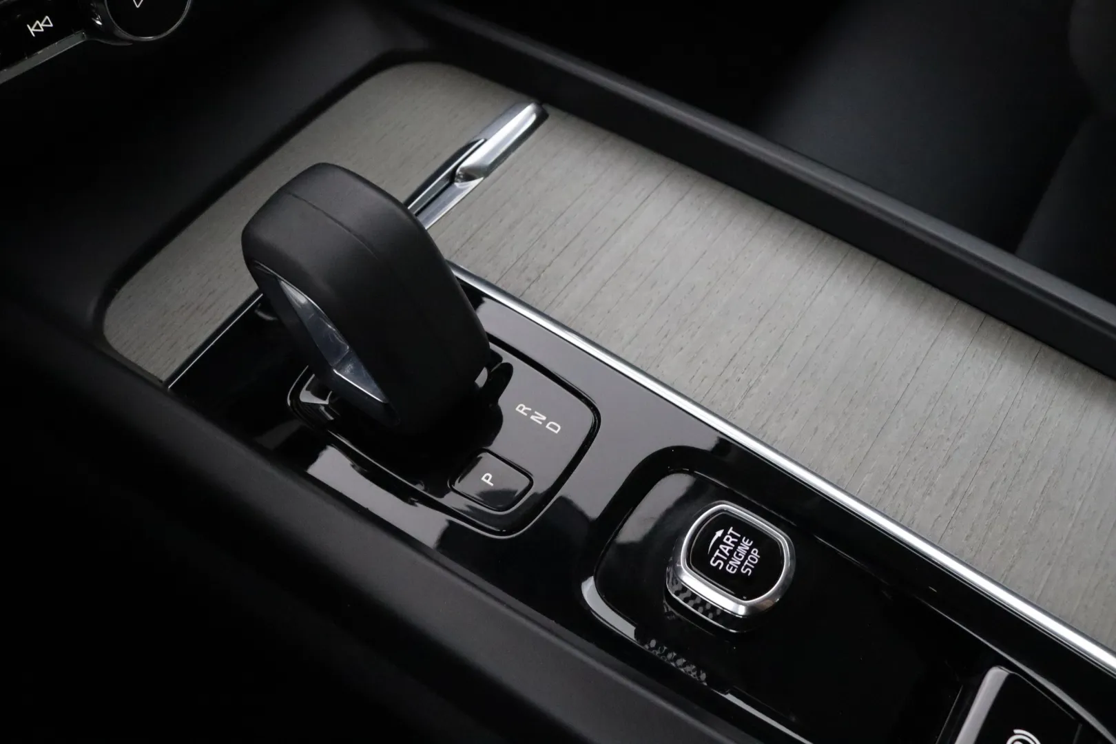 VOLVO V60 Cross Country JTS-145 carousel image