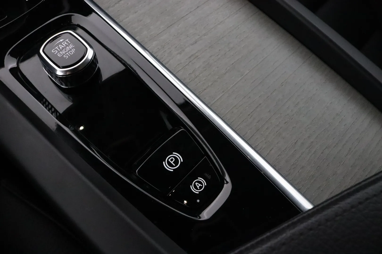 VOLVO V60 Cross Country JTS-145 carousel image