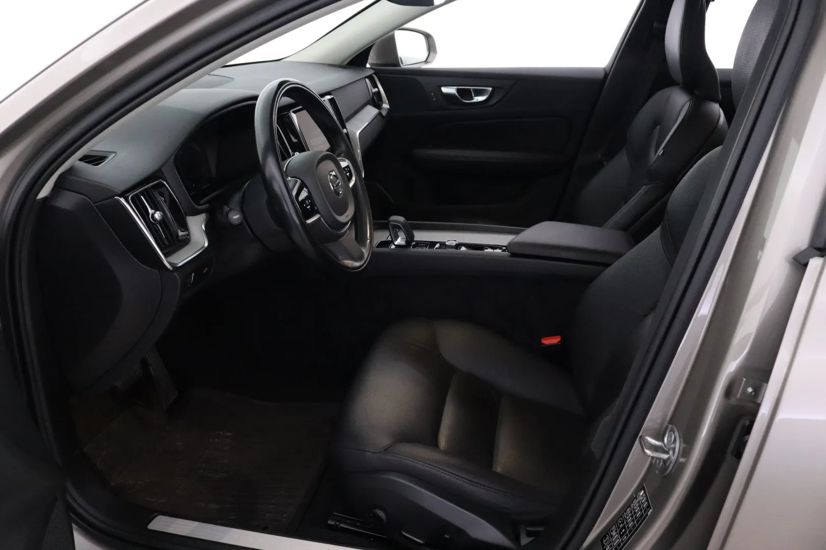 VOLVO V60 Cross Country JTS-145 carousel image