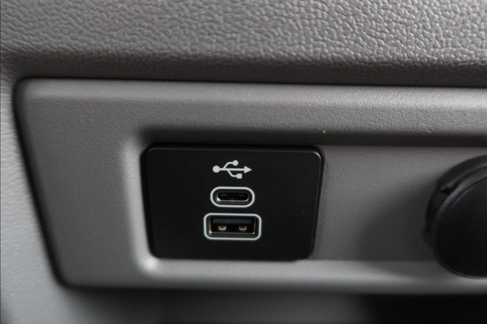 Ford Transit Custom JOI-169 carousel image