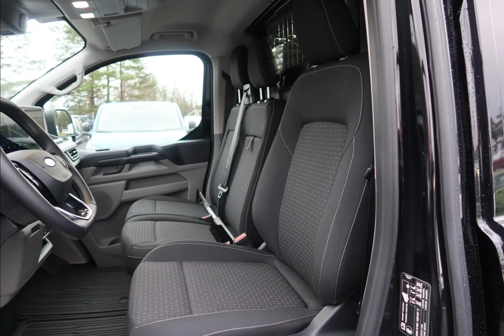 Ford Transit Custom JOI-169 carousel image