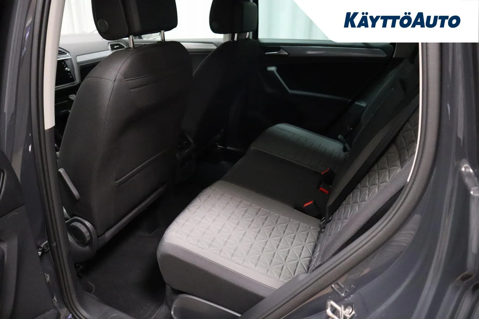 VOLKSWAGEN Tiguan FPC-966 carousel image