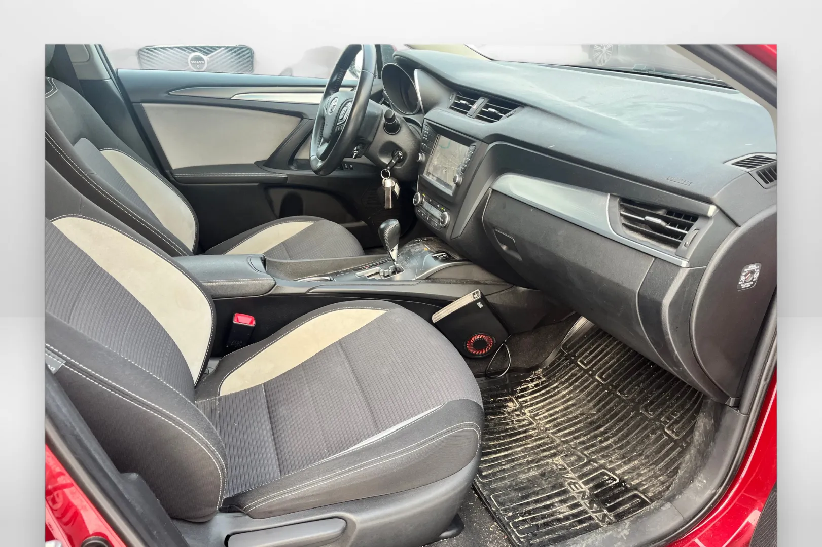 Toyota Avensis FMX-396 carousel image