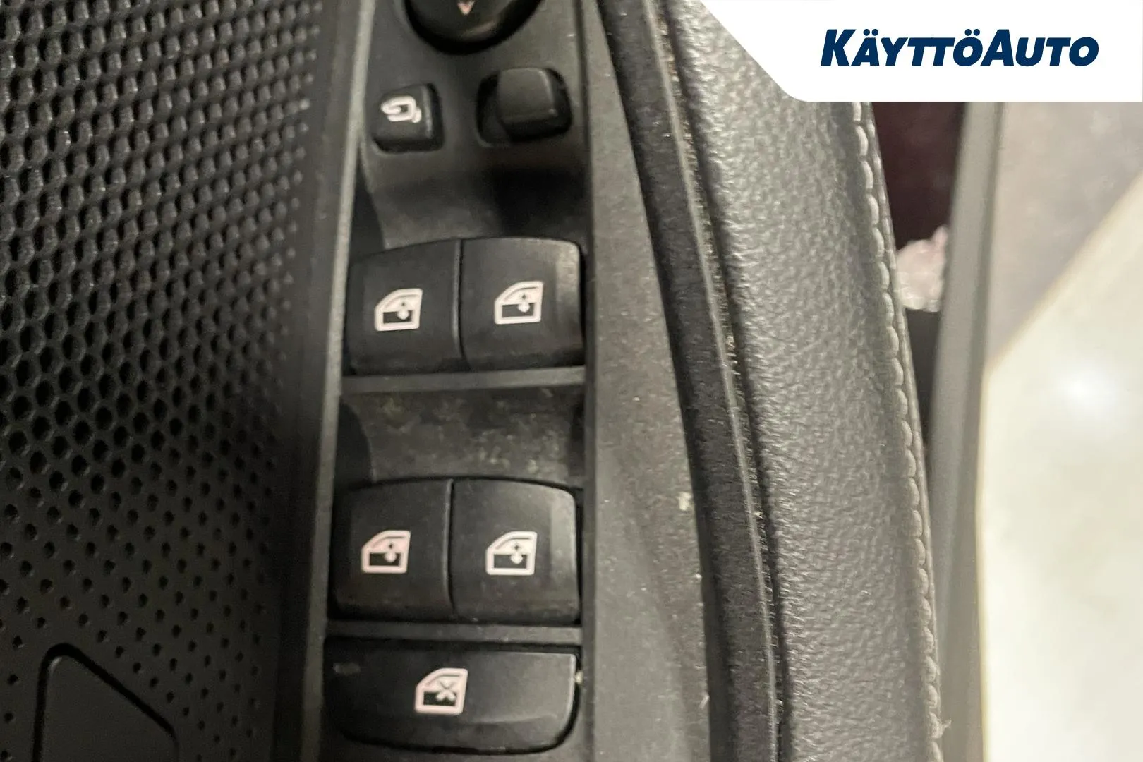 BMW i4 ZOO-182 carousel image