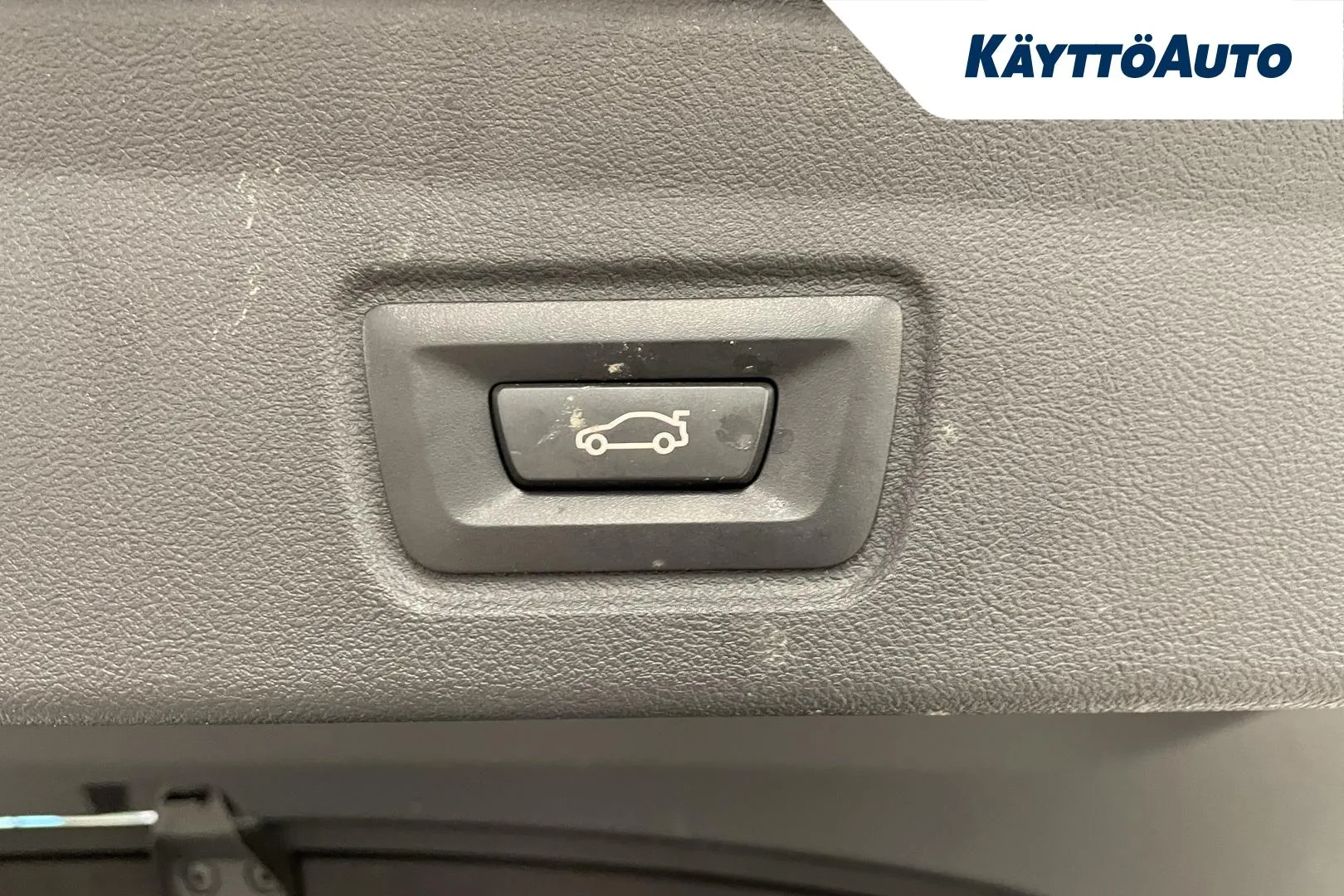 BMW i4 ZOO-182 carousel image