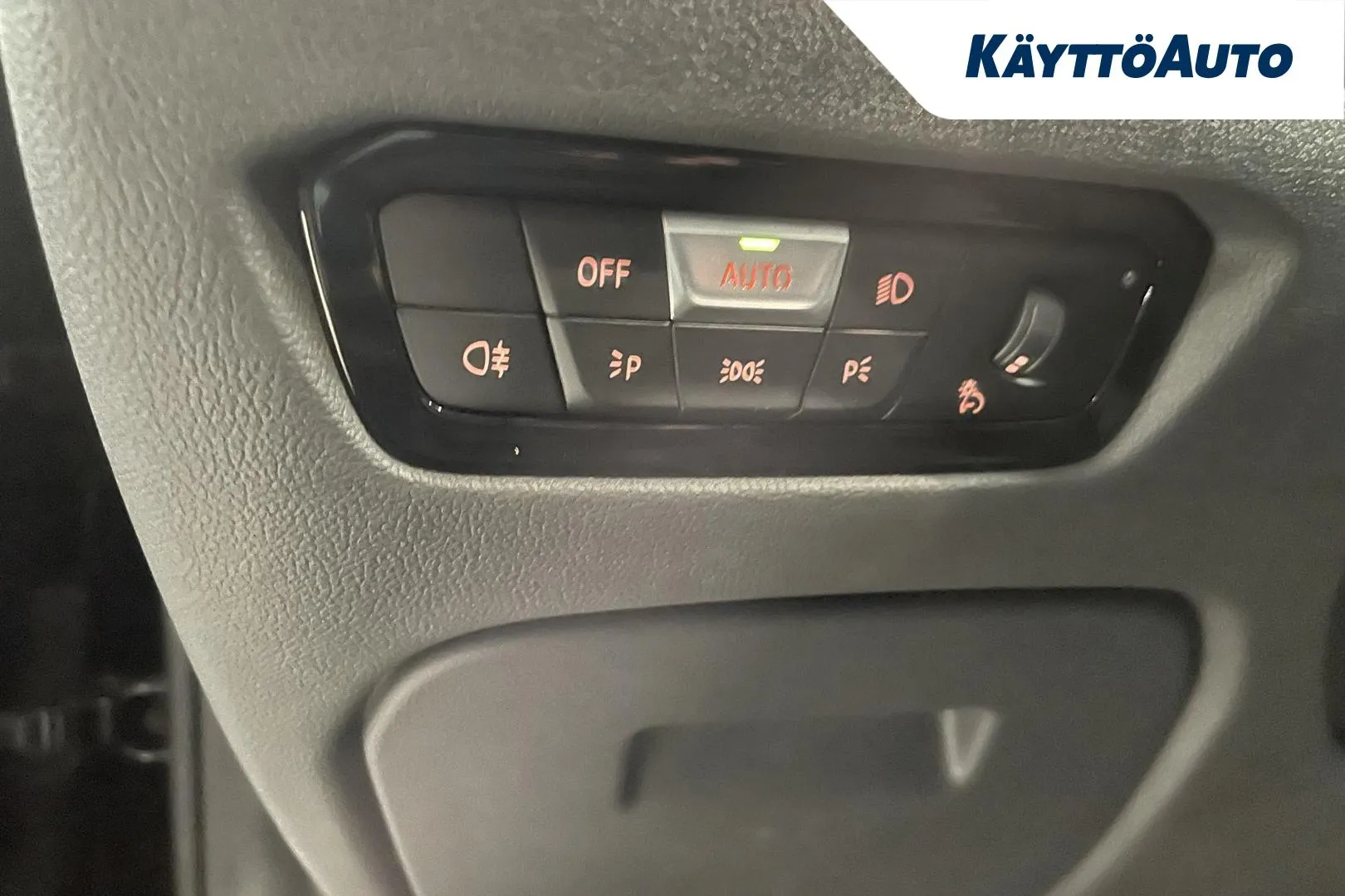 BMW i4 ZOO-182 carousel image