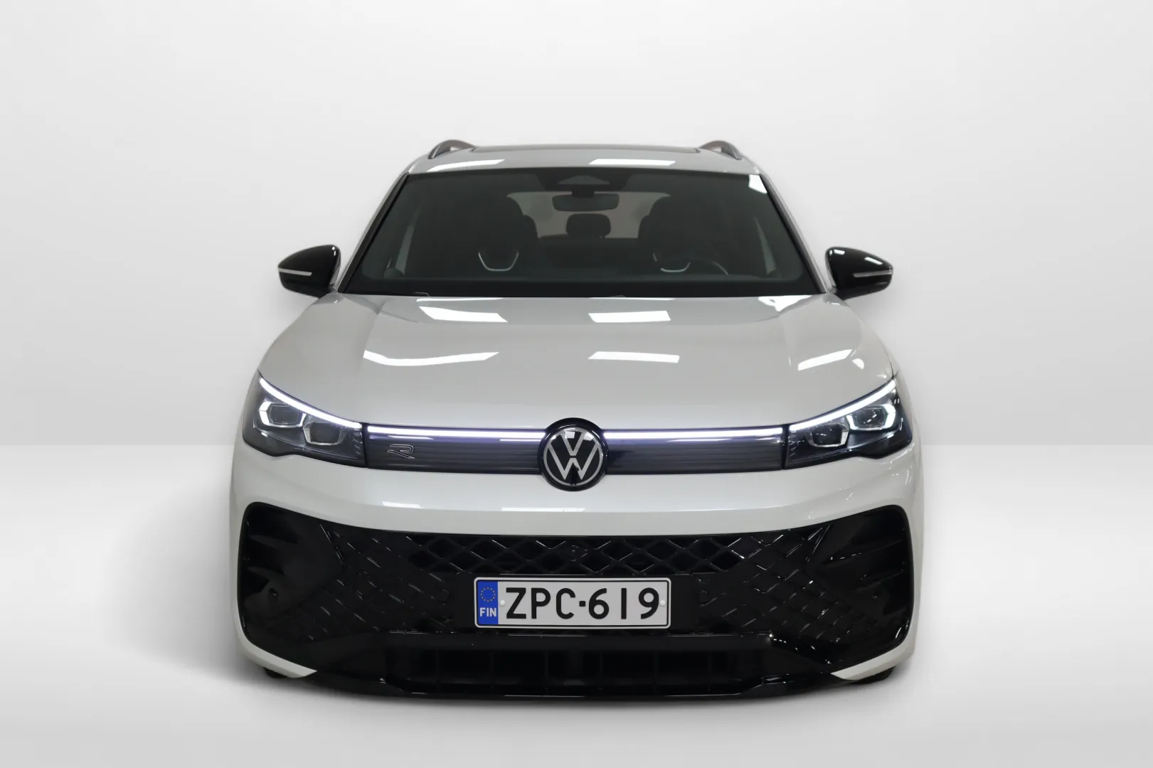 VOLKSWAGEN Tiguan ZPC-619 carousel image