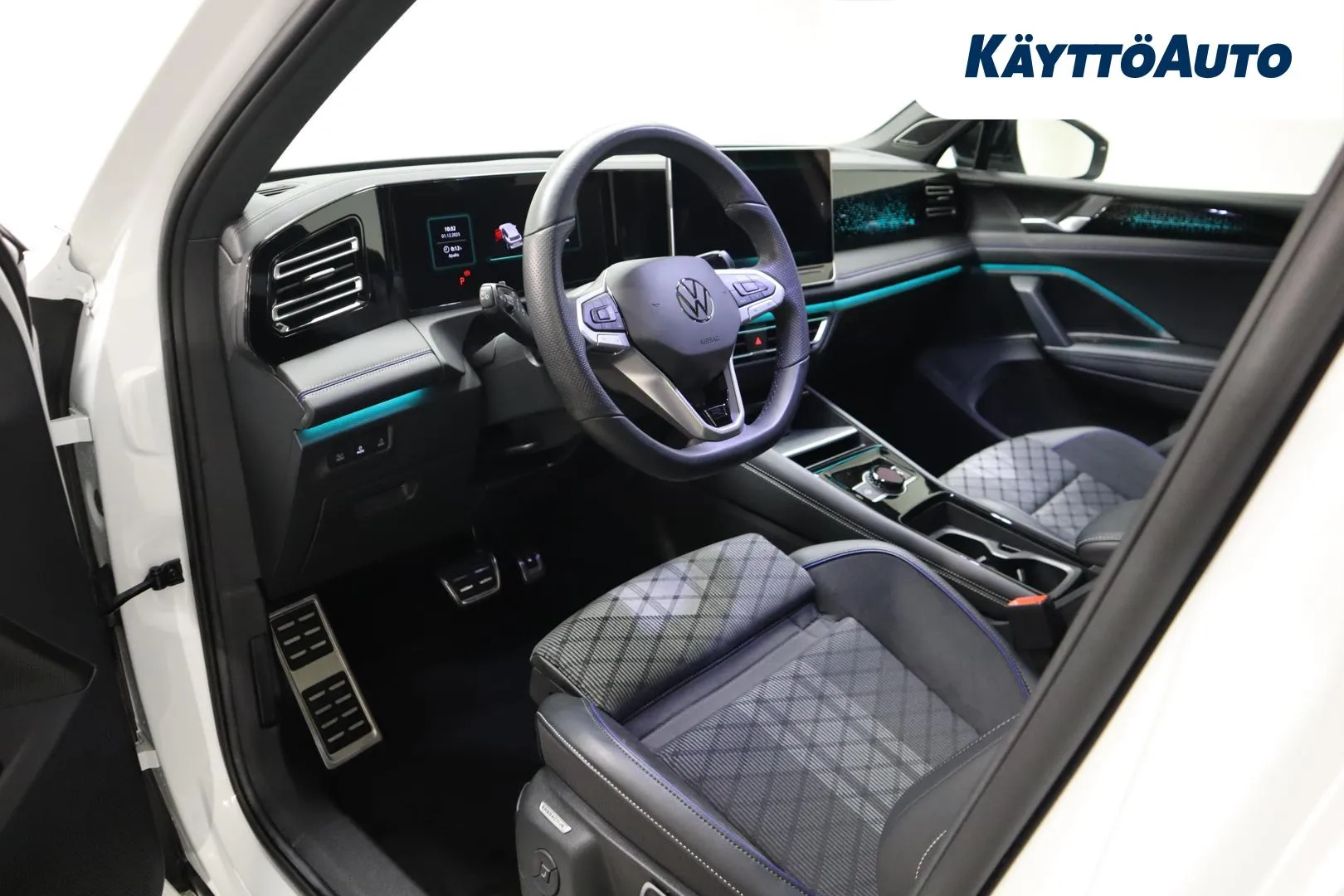 VOLKSWAGEN Tiguan ZPC-619 carousel image