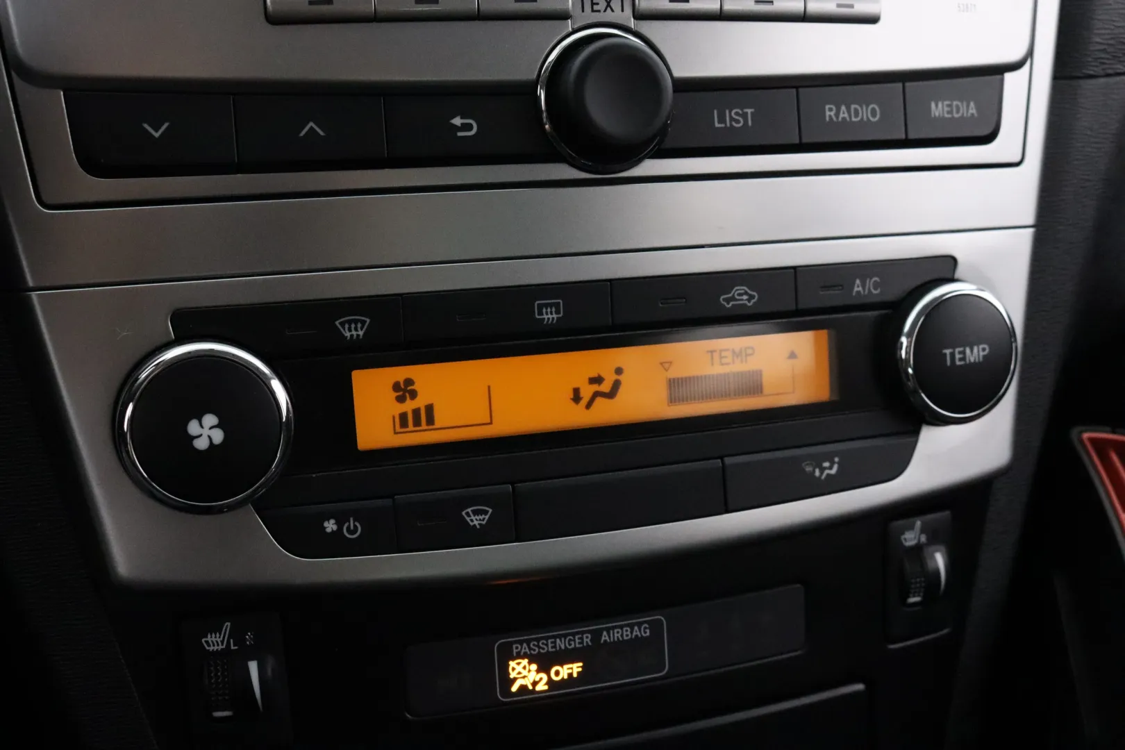 TOYOTA Avensis CTK-959 carousel image