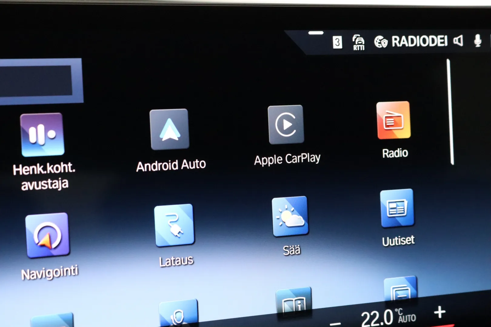 BMW i4 YMA-570 carousel image