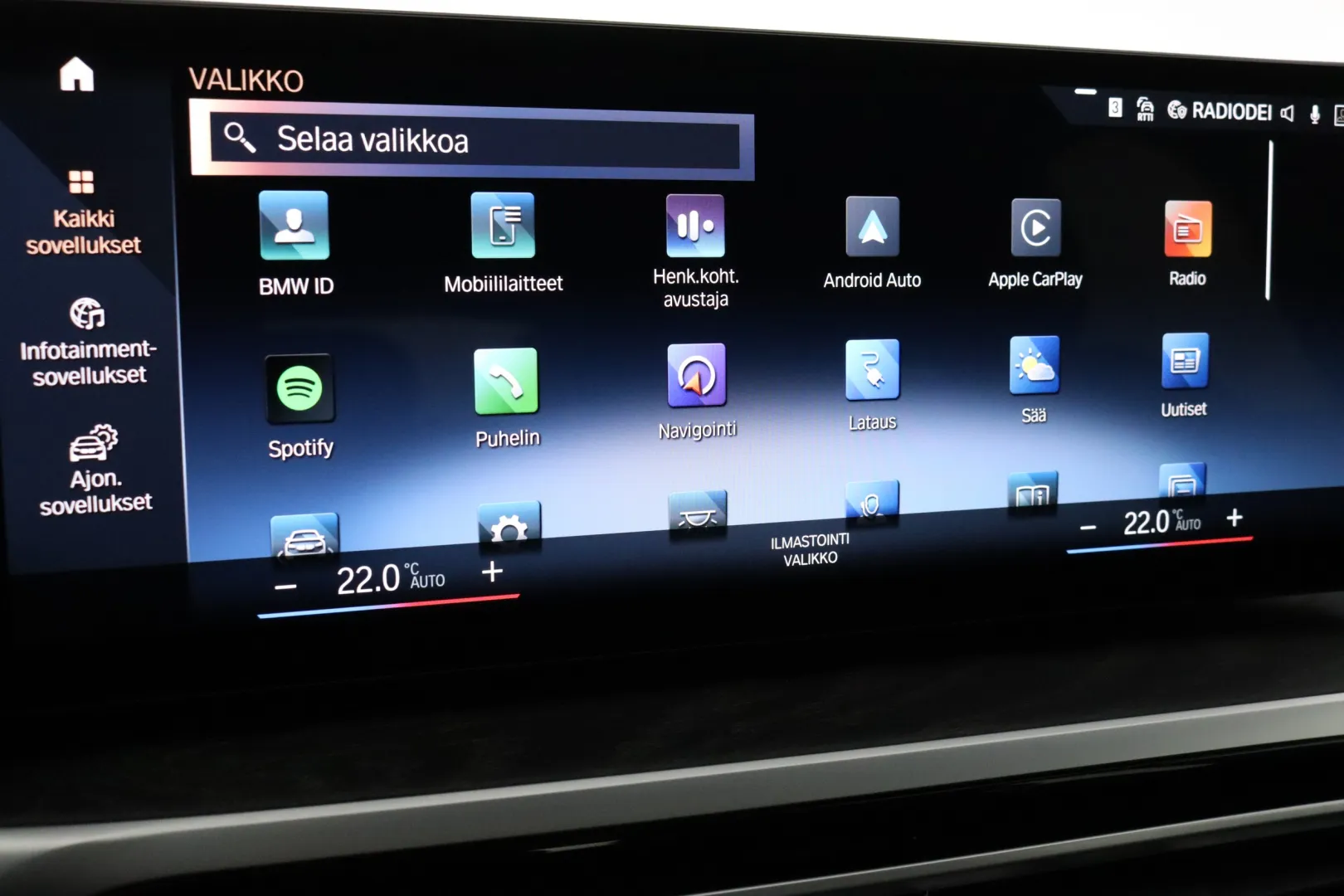 BMW i4 YMA-570 carousel image