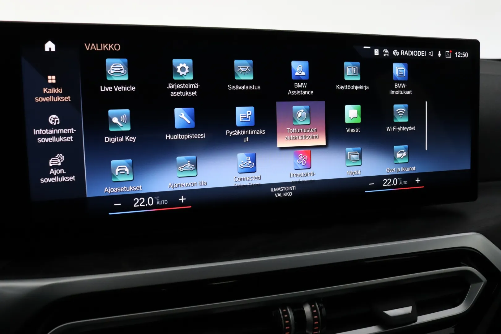 BMW i4 YMA-570 carousel image