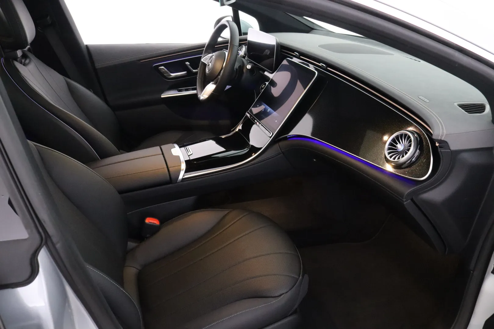 MERCEDES-BENZ EQE RXJ-976 carousel image