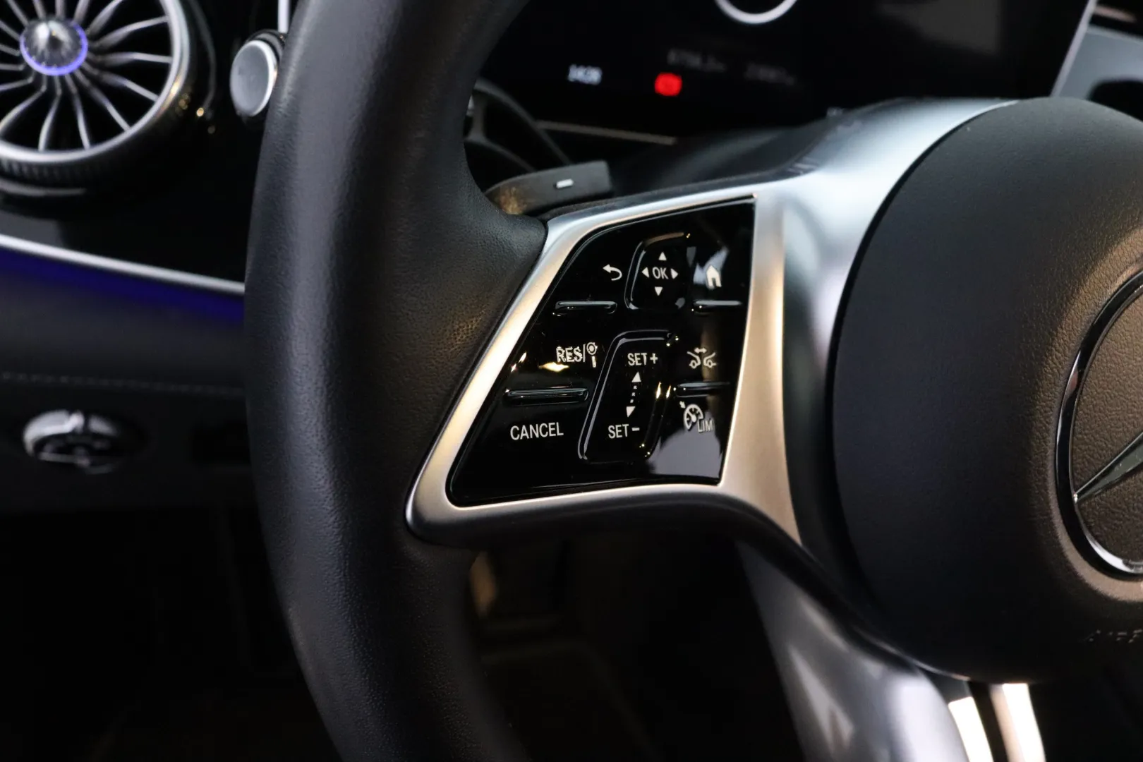 MERCEDES-BENZ EQE RXJ-976 carousel image