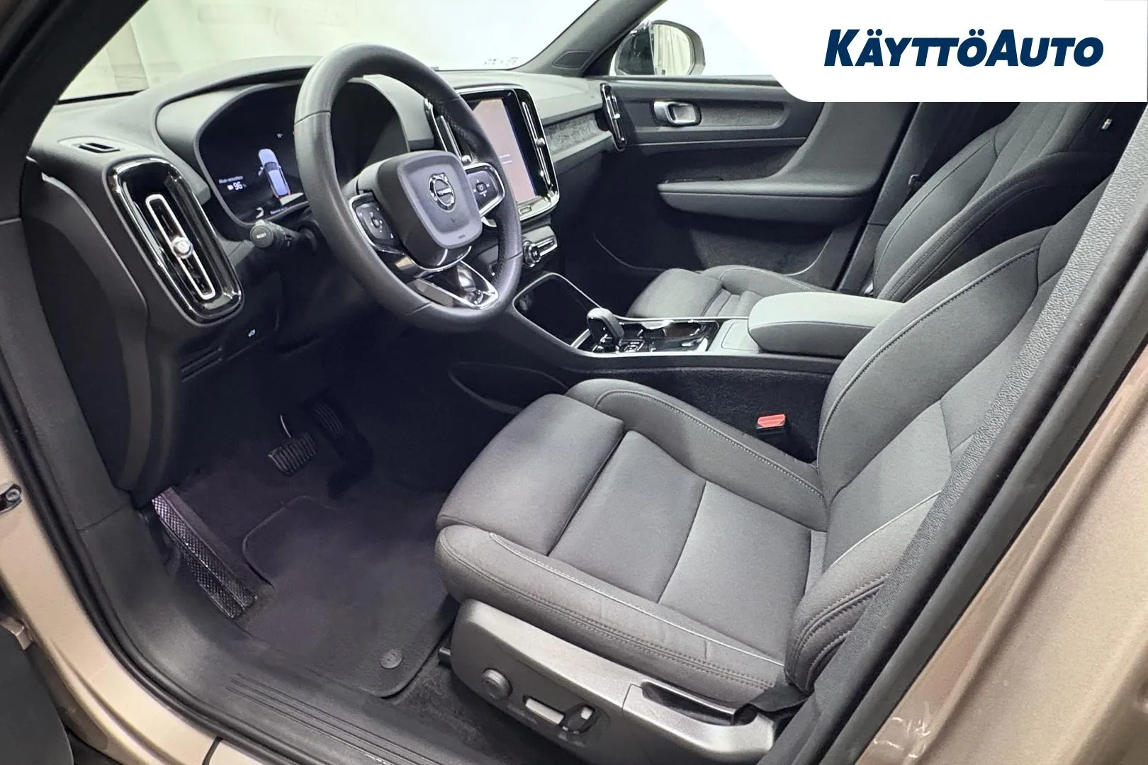 VOLVO XC40 MOL-797 carousel image